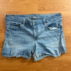 American Eagle Shorts Womens 18 Blue Super Super Stretch Distressed 4" Denim
